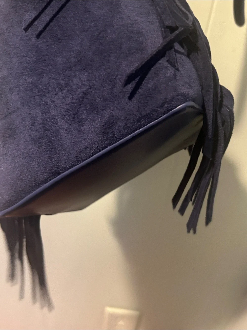 Suede Fringe Drawstring Bucket Bag - Navy